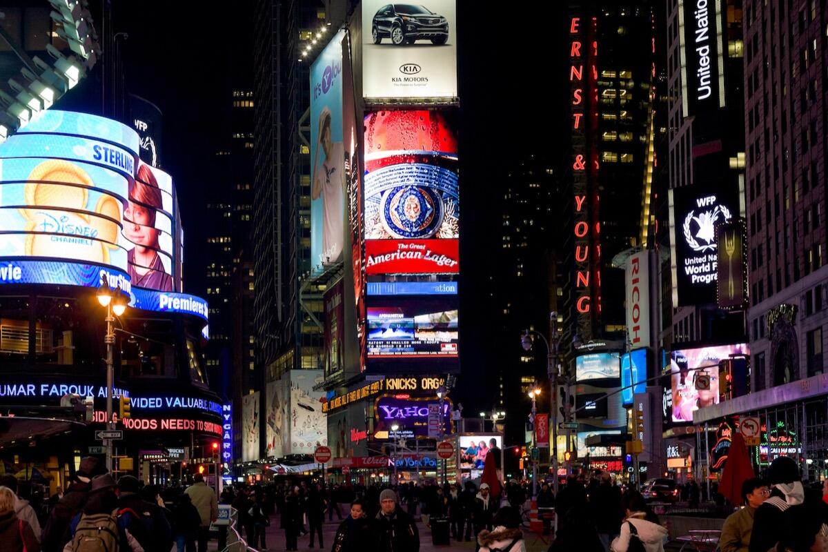Pantalla Gigante publicitaria vista de muy cerca